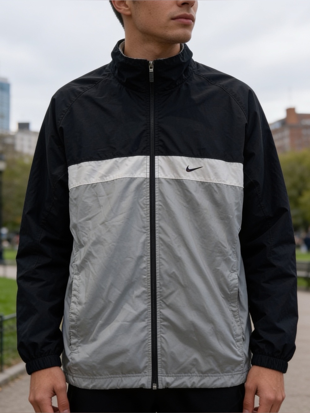 Nike | Men's Black and Gray Lightweight Windbreaker Jacket | L
